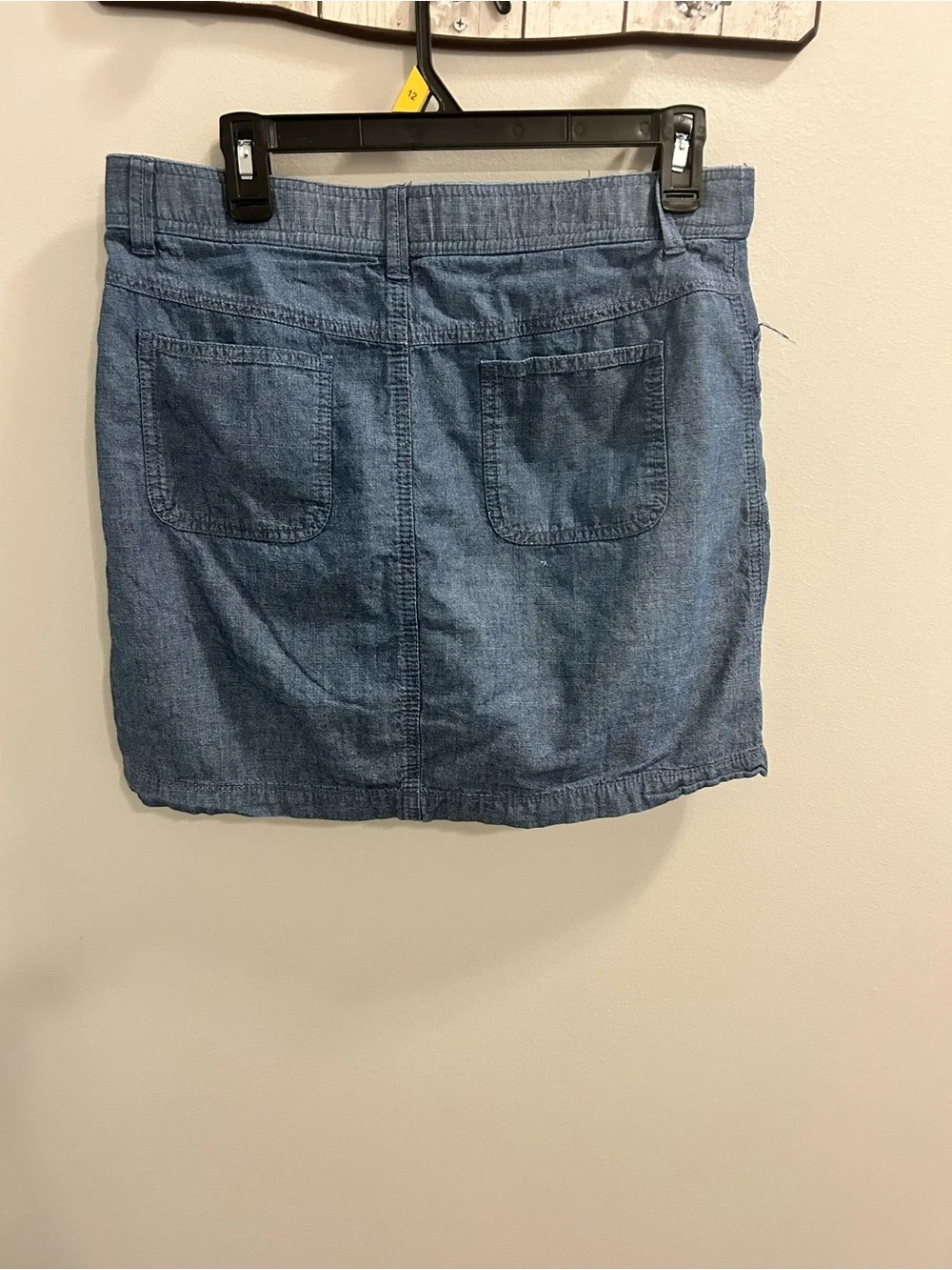 White Stag Dark Blue Skorts with Button Detail.  Look alike denim.  Size 8.